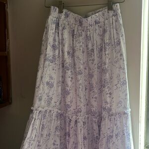 Light purple and white Francesca's blue rain maxi skirt